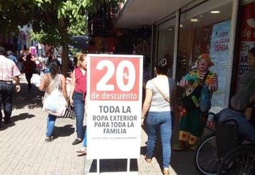 Tabasqueños abarrotan tiendas para aprovechar descuentos del Buen Fin