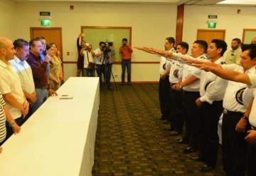 Toma protesta David Gustavo Oyosa Núñez como presidente del Colegio de Marinos Mercantes de Tabasco