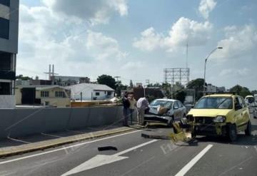 Caos vial por accidente sobre Ruiz Cortines