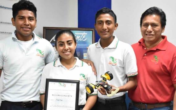 Estudiantes de CECyTE Tabasco ganan concurso de robótica