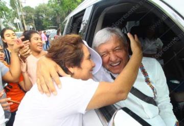 Tabasqueños demuestran su apoyo a Andrés Manuel López Obrador en su arribo al estado