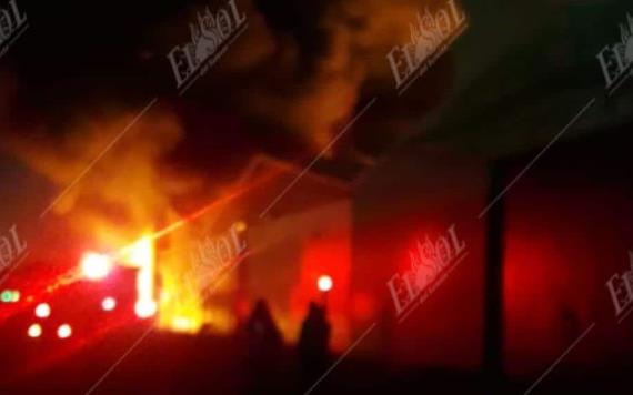 Se incendia Bodega Huromo en Ciudad Industrial, Villahermosa