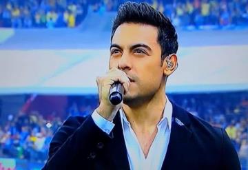 Carlos Rivera canta el himno Nacional en la final del Cruz Azul vs América