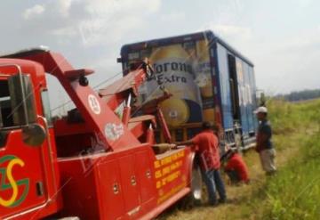 Se roban camión lleno de “chelas” para la fiesta de navidad en Cárdenas