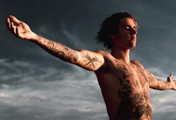 Justin Bieber se tatuó la cara, ¿qué te parece?