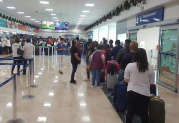 Presenta Aeropuerto de Villahermosa retrasos en sus vuelos de hasta cinco horas