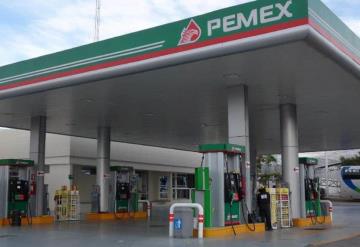 Sufren estados desabasto de gasolina