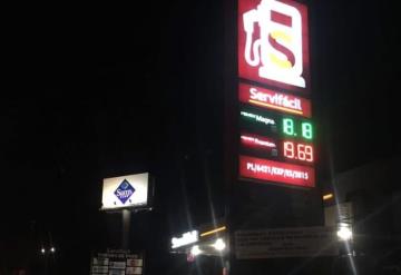 Disminuyen los precios de las gasolinas en Tabasco