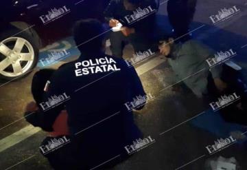 Balean a un hombre al querer evitar robo del vehículo de su novia en Parque La Choca