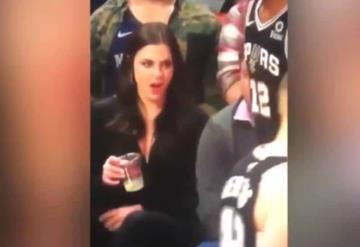 Esta fue la reacción de una mujer al ver al ´pack´ de un basquetbolista