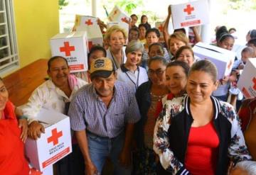 Cruz Roja Mexicana entrega kits de cocina a familias tabasqueñas de escasos recursos