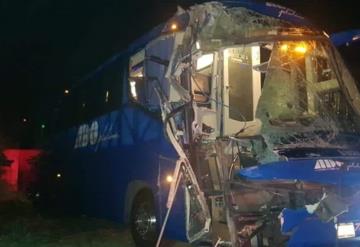 Chocan autobuses esta madrugada en la carretera Villahermosa - Cárdenas