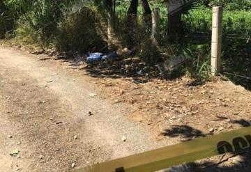 Hallan ejecutado a orillas de camino vecinal con herida de bala en los genitales