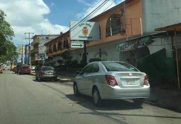 Así lucen las entradas de algunos moteles y hoteles de Villahermosa