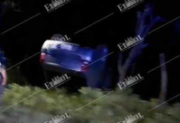 Pierde el control del auto y arrolla una pareja de motocilistas que murieron al instante