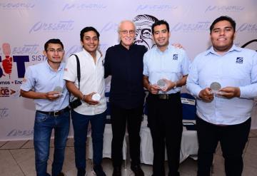 Reconocen entrega y profesionalismo de colaboradores de Diario Presente