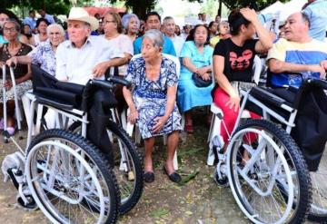 Inauguran Unidad Médica Móvil de Pemex