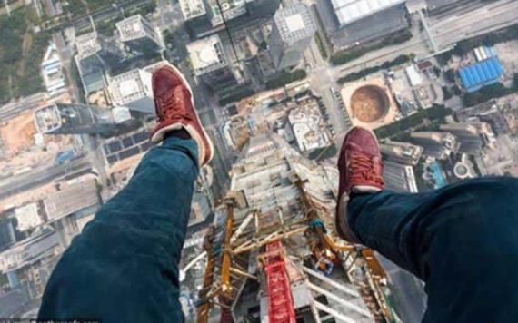 ¡Increíble! Salta de 13 pisos para suicidarse y sobrevive
