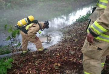 Desalojan a familias en Huimanguillo tras fuga provocada por toma clandestina