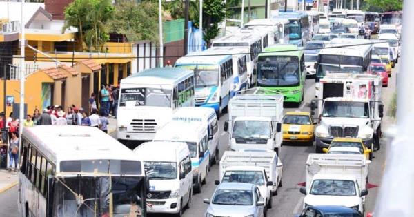 Proponen que las licencias de conducir no se renueven, en