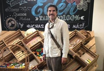 El actor Alberto Estrella fomenta la lectura en Tabasco