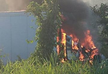 Terrible accidente en la Villahermosa a Frontera; Chocan dos Trailers