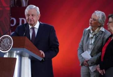 Mujeres son más honradas, decididas y trabajadoras que hombres: AMLO