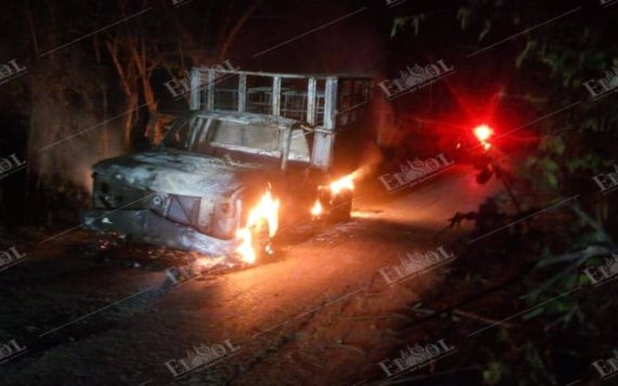 Se incendia camioneta con más de 2 mil litros de hidrocarburo en Huimanguillo