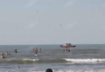 Se traga el mar a joven de 18 años en Centla; estaba disfrutando de un domingo en la playa