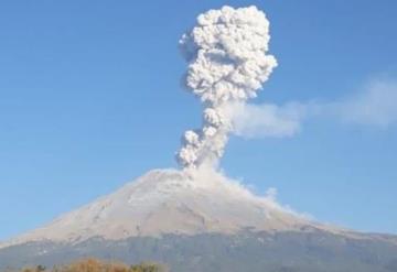 Popocatépetl sigue activo, emite explosión y deja columna de humo de 5 km