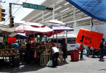 Piden reubicar a ambulantes del Mercado Pino Suárez