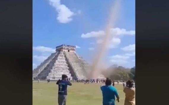Pequeño tornado sorprende a los vistantes de Chichén Itzá en Yucatán
