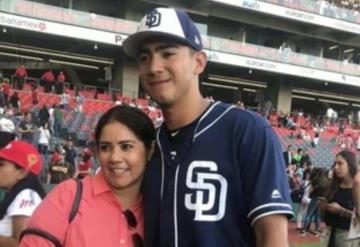 Beisbolista tabasqueño inauguró estadio de Diablos, es prospecto de Padres de San Diego 