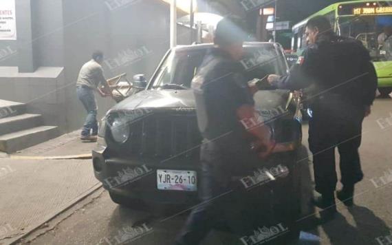 Fuerte operativo en avenida Méndez y Paseo Tabasco en Villahermosa; detienen a dos con armas