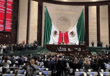 Diputados mantienen 163 mdp en vales