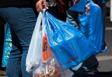 Prohíben usar bolsas de plástico en centros comerciales