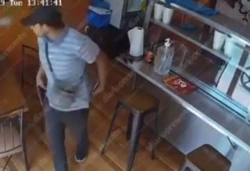 Con pistola en mano asaltan a dos mujeres en un restaurante de Villahermosa esta tarde