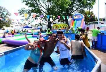 ¡Al agua pato! así disfrutan familias de La Playa en tu Colonia