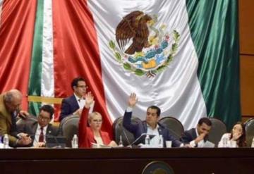 Diputados aprueban en comisiones ampliar delitos para enjuiciar al presidente