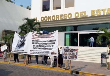 Se manifiestan habitantes del Sector Monal a las afueras del H, Congreso de Tabasco