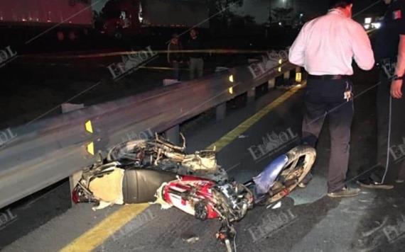 Sujeto muere tras ser arrollado en la Villahermosa-Cárdenas, viajaba en moto robada