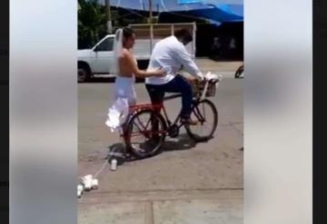 Carlos y Arlet, la pareja que es tendencia en redes sociales por peculiar boda; son de Tabasco