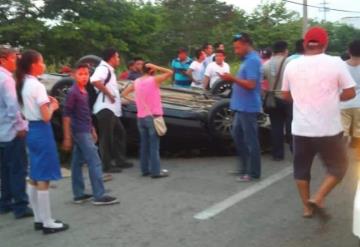 Fuerte accidente en la Villahermosa a Teapa; varios heridos