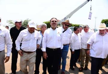 Director de Petróleos Mexicanos, Octavio Romero Oropeza visitó el stand de Pemex en la Feria Tabasco