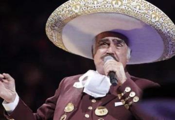 Mamá de niña donante exige una disculpa a Vicente Fernández