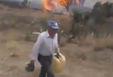 Hombre prende fuego a árboles en un bosque porque ¡Son suyos!