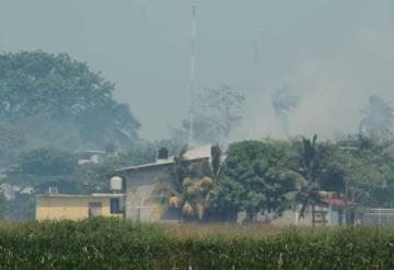 Así sofocan bomberos incendio en la laguna El Negro