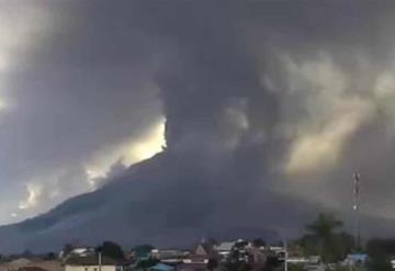 Así fue la gran explosión del volcán Sinabung en Indonesia