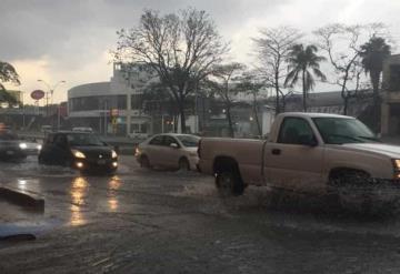 Estas avenidas están inundadas por las lluvias, toma precauciones