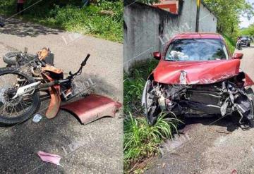 Auto y moto chocan de frente en el corredor Puyacatengo, hay dos heridos